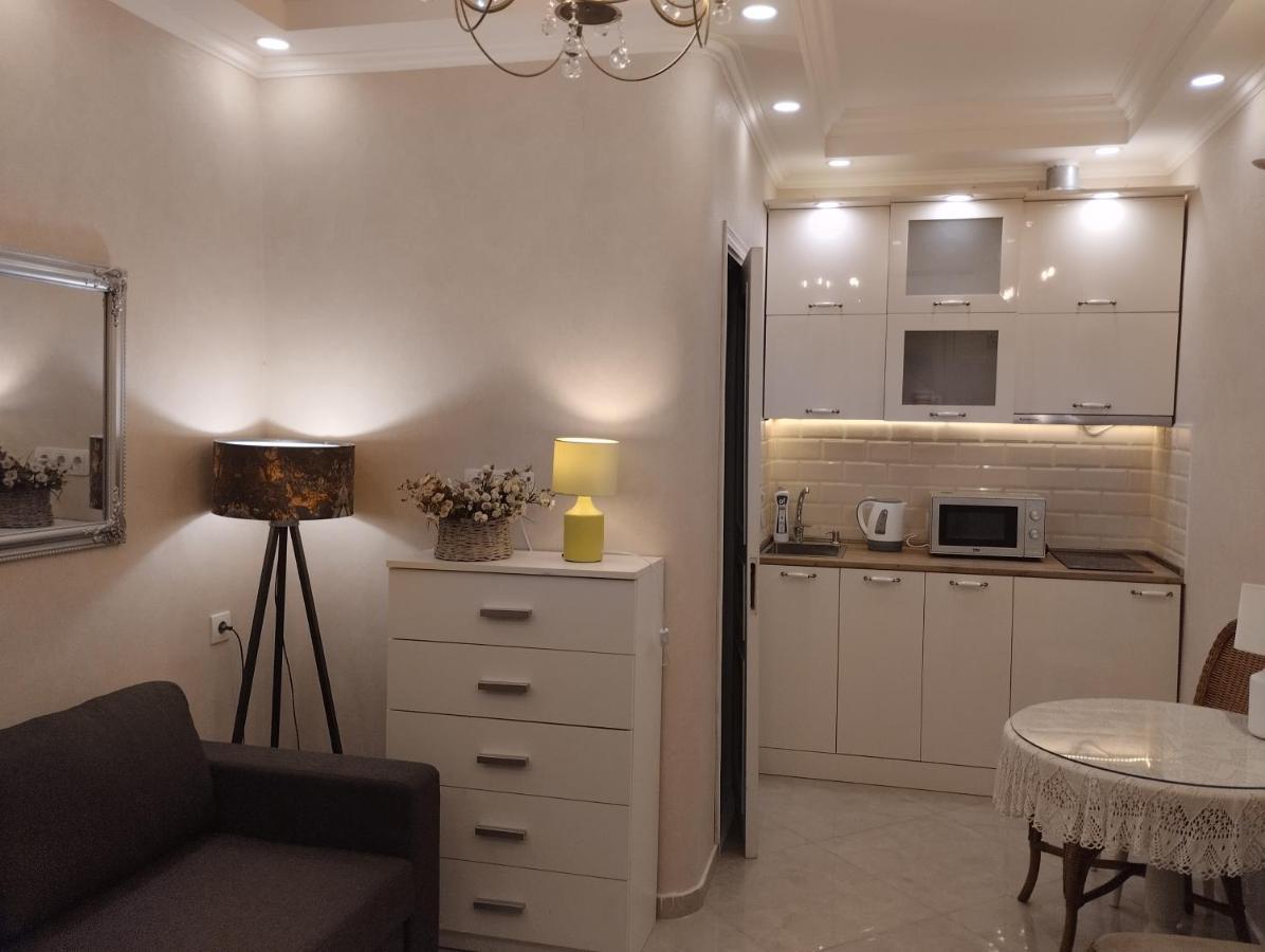 Room In Sololaki Tbilisi Ngoại thất bức ảnh